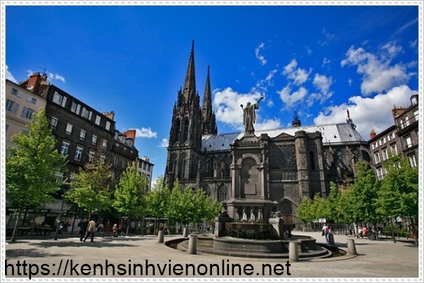 Chương tr&igrave;nh du học thạc sĩ MIM tại Ph&aacute;p bằng tiếng Anh