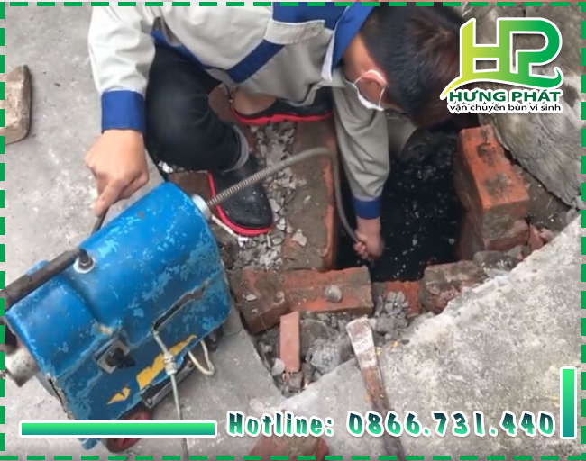 mùi hôi cống nhà vệ sinh