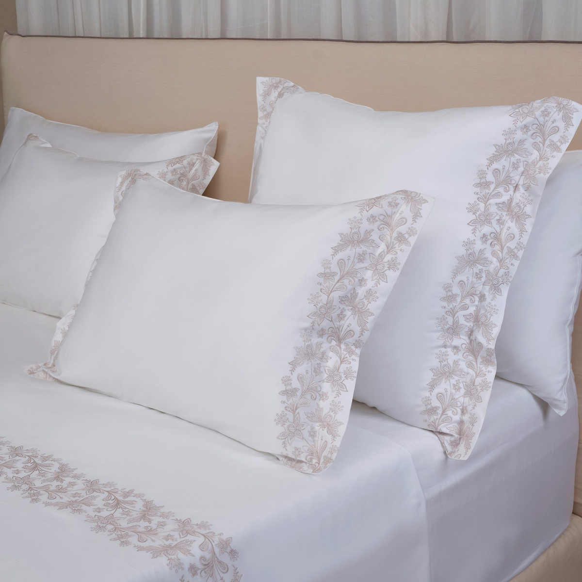 Những c&aacute;ch giặt sạch chăn gối đơn giản m&agrave; hiệu quả