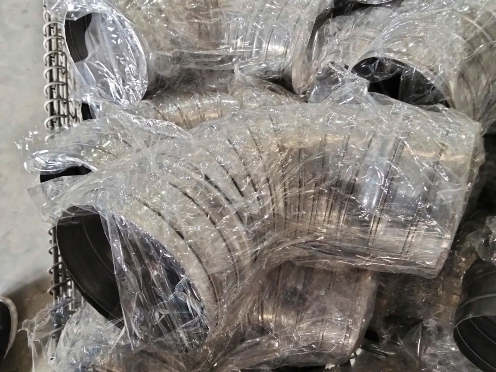 Ống gi&oacute; xoắn mềm