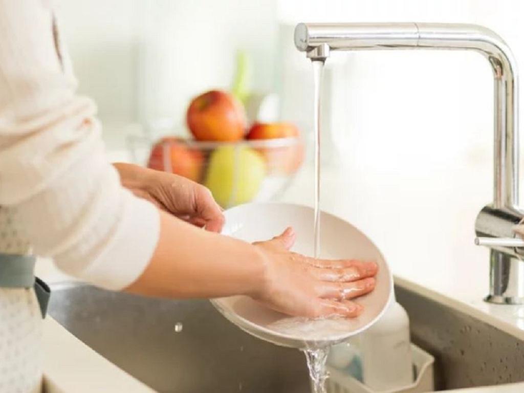 H&atilde;y tr&aacute;ng kỹ sau khi rửa ch&eacute;n nh&eacute;